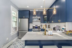 Fridge, microwave, oven, stovetop - Refined 2BR • Free Parking • Easy PATH to NYC (Jersey City)