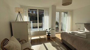 2 bedrooms, iron/ironing board, free WiFi, bed sheets
