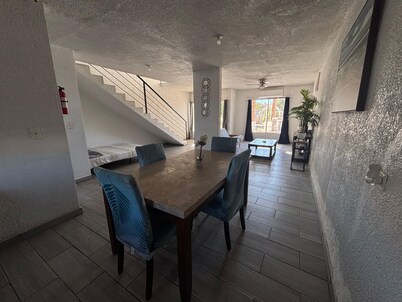 Shoreline Condo 5 Desert Oasis, Free Wifi, Cool A/C