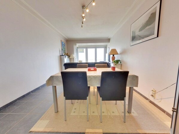 Apartment | Dining