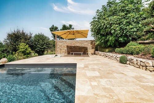 Villa with pool, mountain views, 20 minutes from Lake Annecy