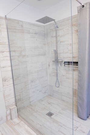 Douche, papier toilette