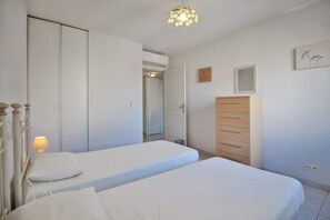 2 sovrum, strykjärn/strykbräda, wi-fi och sängkläder