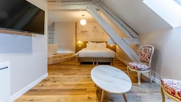 5 bedrooms, travel cot, free WiFi