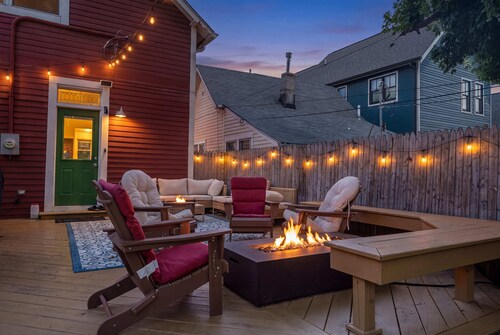 Stay & Play Indy- Indoor Fun- 5 Min to Downtown- Sleeps 12