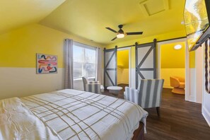 3 bedrooms, desk, iron/ironing board, travel crib