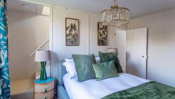 1 bedroom, iron/ironing board, free WiFi