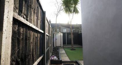 Luxury 3 bedroom in Dartford with Free parking