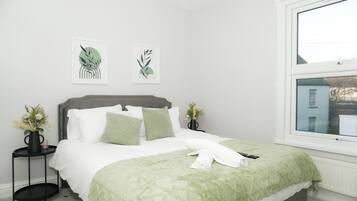 3 bedrooms, iron/ironing board, free WiFi, bed sheets