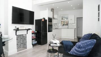 Smart-tv och eldstad