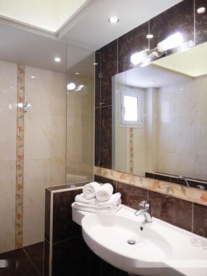 In-room safe, blackout curtains, free WiFi - Athesis Hotel Appartments (Lefkada)