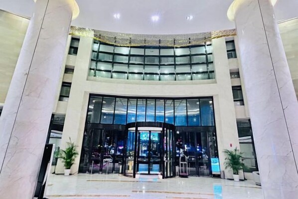 المنشأة من الداخل