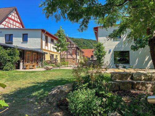 Magnolie design retreat: private sauna, panoramic windows & natural idyll