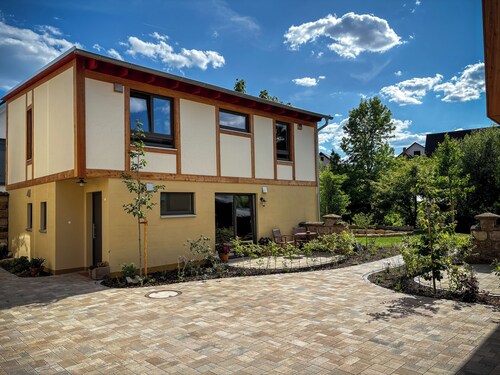 Magnolie design retreat: private sauna, panoramic windows & natural idyll