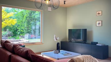 Smart TV, books, stereo