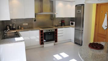 Comfort Townhome, Mountain View | Private kitchen