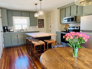 Fridge, microwave, oven, stovetop - Historic 2-bedroom apartment with WiFi, AC in Downtown Biddeford (Biddeford)