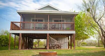 Llano River House - Waterfront with a View