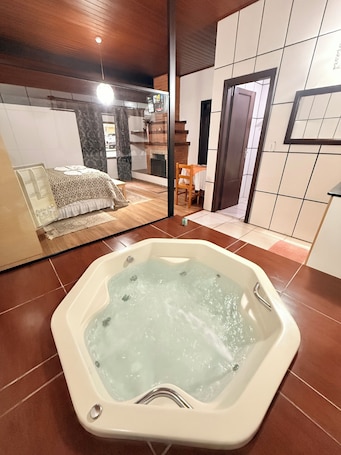 Bañera de hidromasaje privada