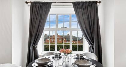 Luxe Stays - Sleeps 7 - Jacuzzi