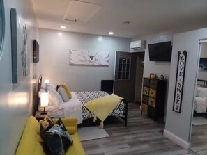 1 bedroom, iron/ironing board, WiFi, bed sheets
