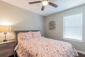 3 Schlafzimmer, Bügeleisen/Bügelbrett, WLAN, Bettwäsche