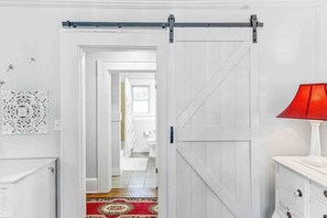 Interior - Cheerful Cottage Retreat + Quick Downtown Access (Woodfin)