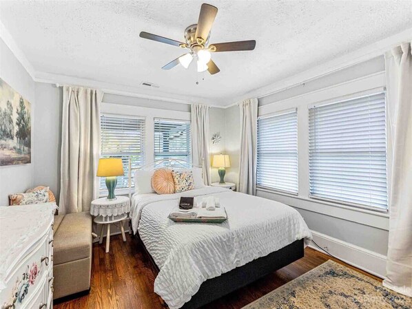 1 bedroom, desk, iron/ironing board, WiFi