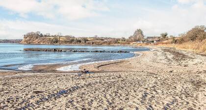 5 Person Relaxing Holiday Park Home in Ronde