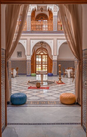 Interior - Palais Sidi Brahim sleeps 30 12 BEDROOMS 6 doubles 6 triples (Tamansourt)