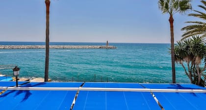 SPECTACULAR PUERTO BANUS MODERN 5 BED APARTMENT