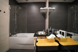 Hårføner, håndklær, såpe og sjampo