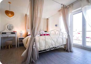 1 bedroom, in-room safe, iron/ironing board, free WiFi
