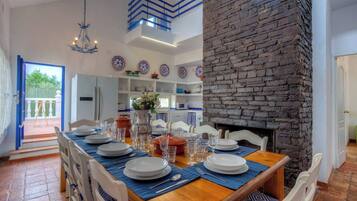 Villa, Multiple Bedrooms, Smoking, Private Pool | Dining room