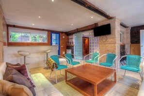 Vil·la, diversos dormitoris, fumadors, piscina privada | Interior