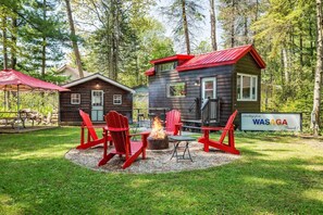Terrace/patio - TinyHome | Watercrafts+FirePit+BBQ (Wasaga Beach)