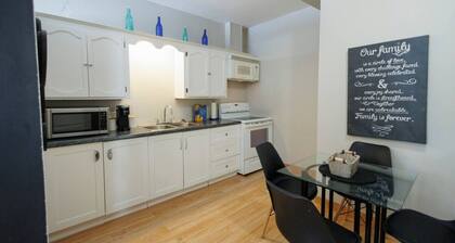 Cozy, Pet Friendly, 2 Bedroom