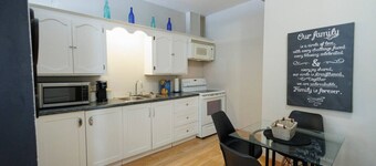 Cozy, Pet Friendly, 2 Bedroom