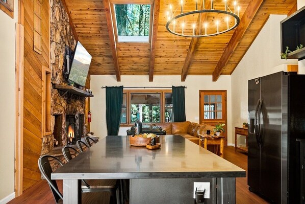 Interior - Perfect Mountain Retreat | Ski resort | HotTub (Big Bear Lake)