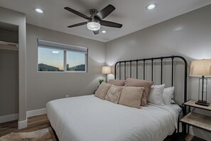 7 bedrooms, desk, free WiFi, bed sheets