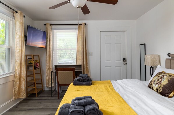 1 Schlafzimmer, Schreibtisch, Bügeleisen/Bügelbrett, WLAN