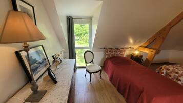 3 bedrooms, travel crib, free WiFi