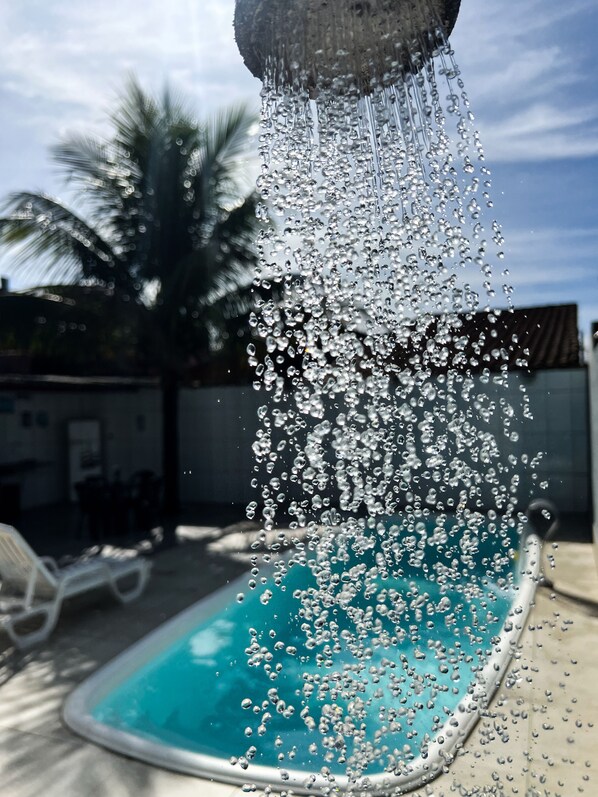 Property grounds - LARGE HOUSE - WI-FI - SWIMMING POOL - BARBECUE - HYDRO (Balneário Flórida Mirim Mongaguá)