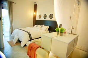 1 bedroom, desk, iron/ironing board, WiFi