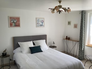3 bedrooms, travel crib, free WiFi