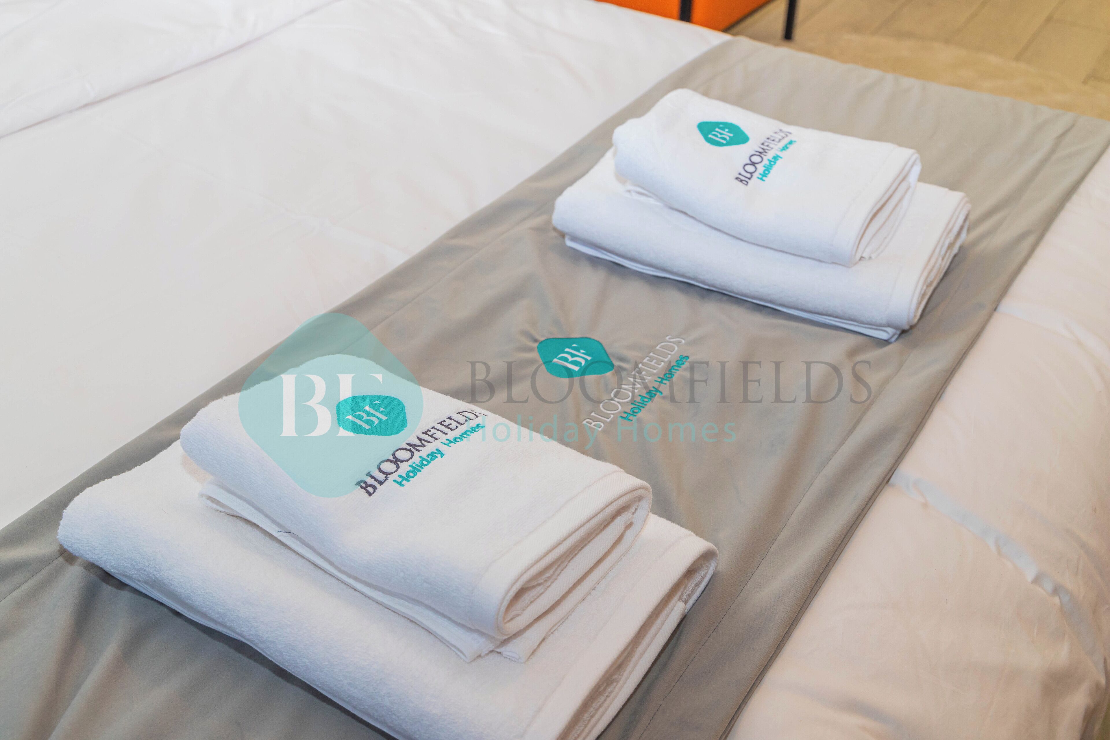 Safe på rommet, strykejern/-brett og wi-fi (inkludert)