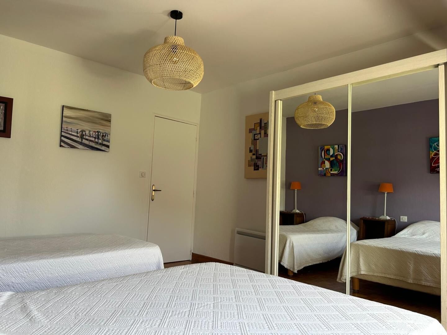 5 bedrooms, travel crib, free WiFi