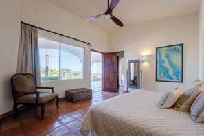 4 quartos, ferros/tábuas de passar roupa, Wi-Fi, roupa de cama