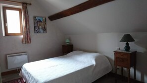 2 chambres, lit de bébé portatif, accès au Wi-Fi (inclus)