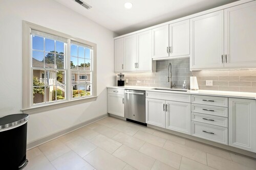 Welcome to DIEU HAVEN villa with a Pool, 3B, and the 1st fairway